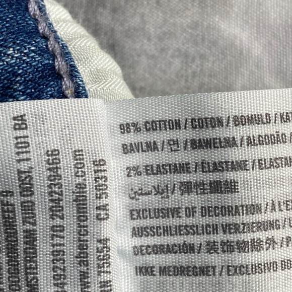 Hollister Low Rise Midi Short - Light Med Ripped - Picture 8 of 8